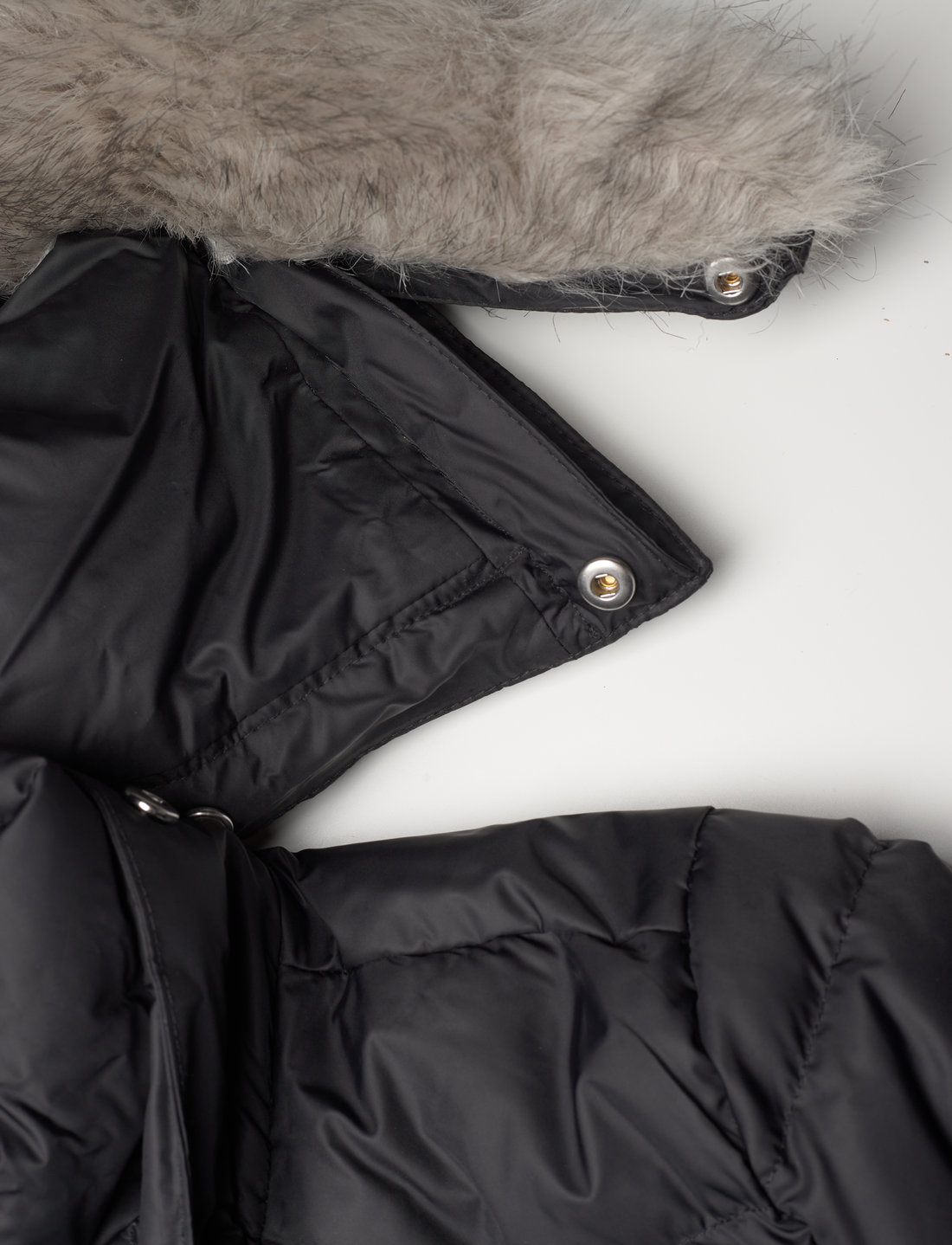 Tommy Hilfiger Tyra Down Jacket With Fur 139.95 . Buy Down padded jackets from Tommy Hilfiger online at Boozt . Fast delivery and easy