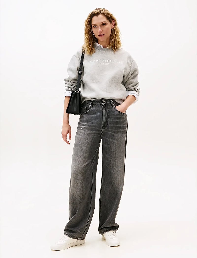 Tommy Hilfiger - MDRN REG CORP LOGO C-NK SWTSHRT - dressipluusid - light grey heather - 3