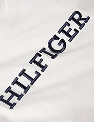 Tommy Hilfiger - REG MONOTYPE EMB C-NK SS - t-paidat - weathered white - 5