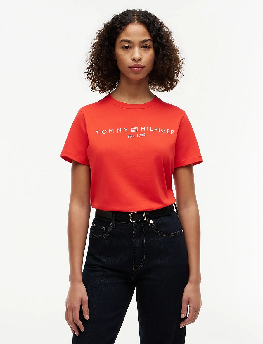 Tommy Hilfiger - REG CORP LOGO C-NK SS - t-shirts - fire red - 0