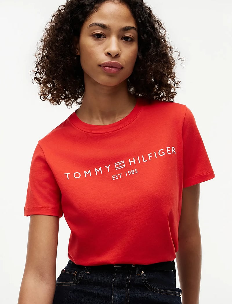 Tommy Hilfiger - REG CORP LOGO C-NK SS - t-shirts - fire red - 3