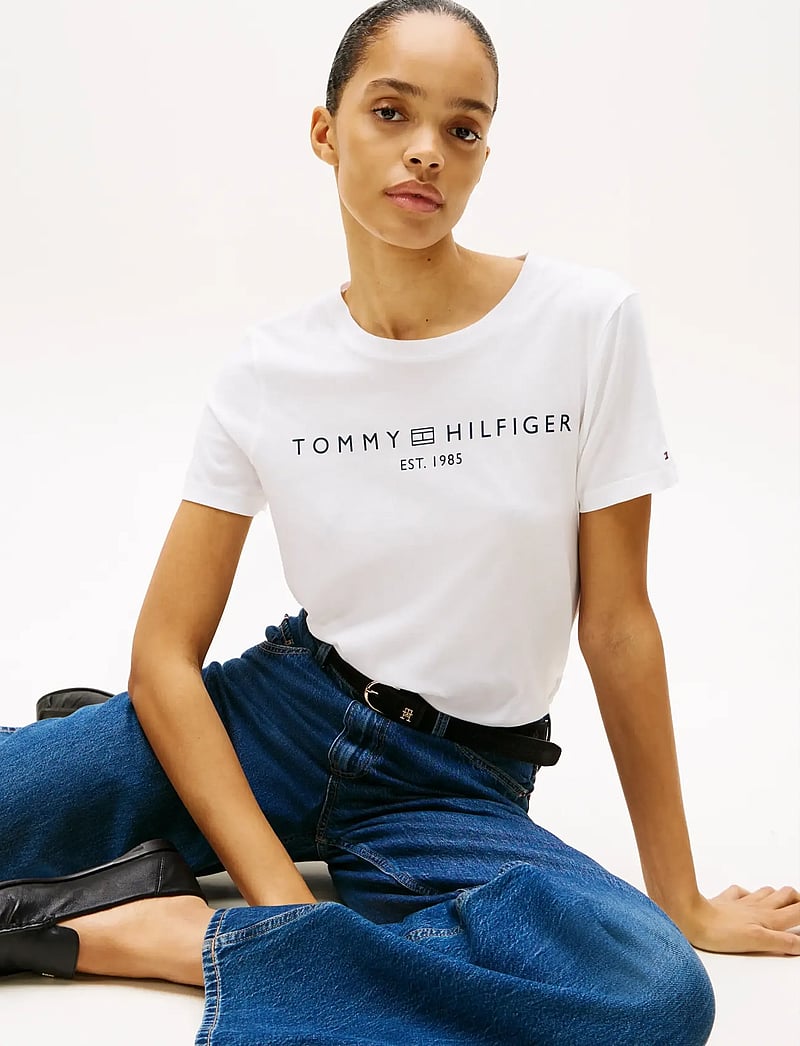 Tommy Hilfiger - REG CORP LOGO C-NK SS - t-shirts - optic white - 5