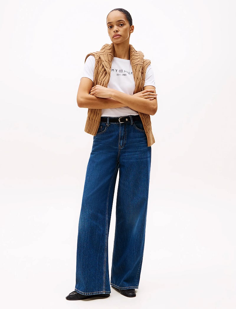 Tommy Hilfiger - REG CORP LOGO C-NK SS - t-särgid - th optic white - 3