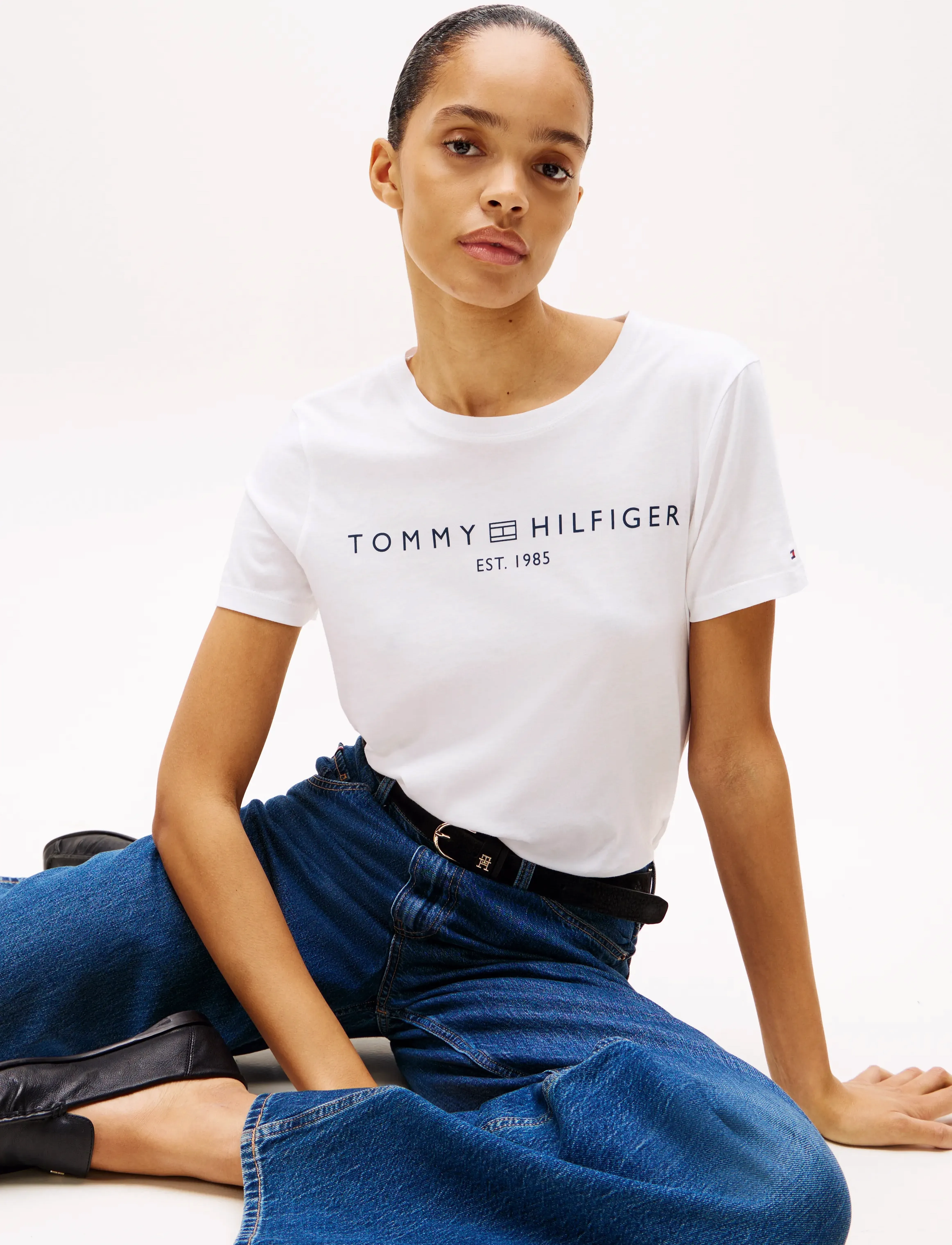 Tommy Hilfiger - REG CORP LOGO C-NK SS - t-shirts - th optic white - 5