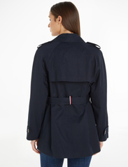 Tommy Hilfiger - COTTON SHORT TRENCH - trench coats - desert sky - 2