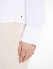 Tommy Hilfiger - VISCOSE CREPE V-NECK BLOUSE - long-sleeved blouses - th optic white - 3