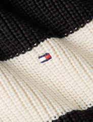 Tommy Hilfiger - CO CARDI STITCH C-NK SWT - truien - black/ calico rugby stp - 5