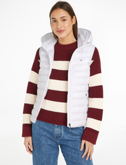 Tommy Hilfiger - LW PADDED GLOBAL STRIPE VEST - down- & padded jackets - th optic white - 0