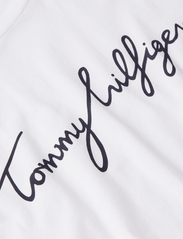Tommy Hilfiger - REG C-NK SIGNATURE TEE SS - najniższe ceny - th optic white - 5