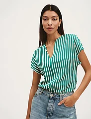 Tommy Hilfiger - FLUID STRIPE VN SS BLOUSE - lyhythihaiset puserot - bold stp/ olympic green - 4