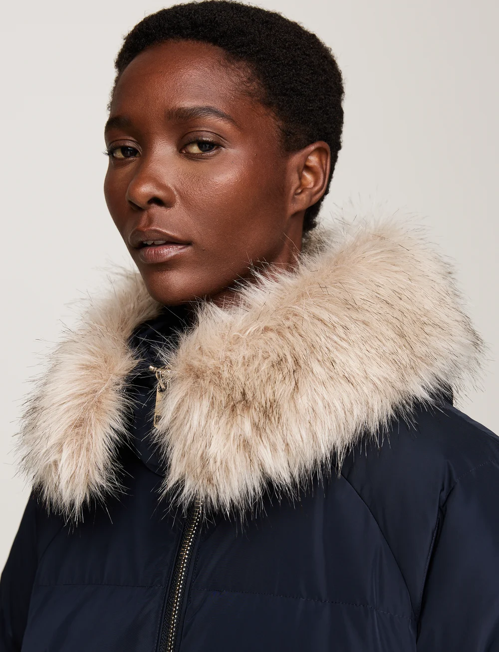 Black tommy hilfiger coat with fur hood hotsell
