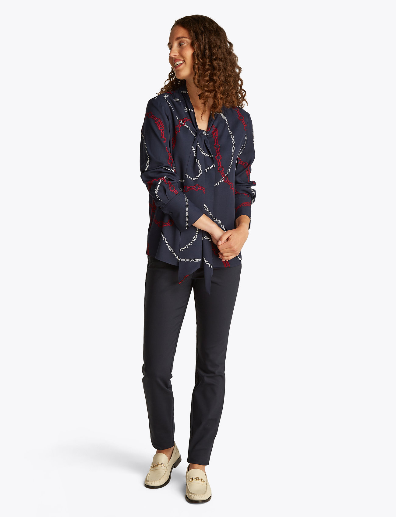 Tommy Hilfiger - FLUID VISCOSE V-N BOW LS BLOUSE - flag chain wave/ navy - 5