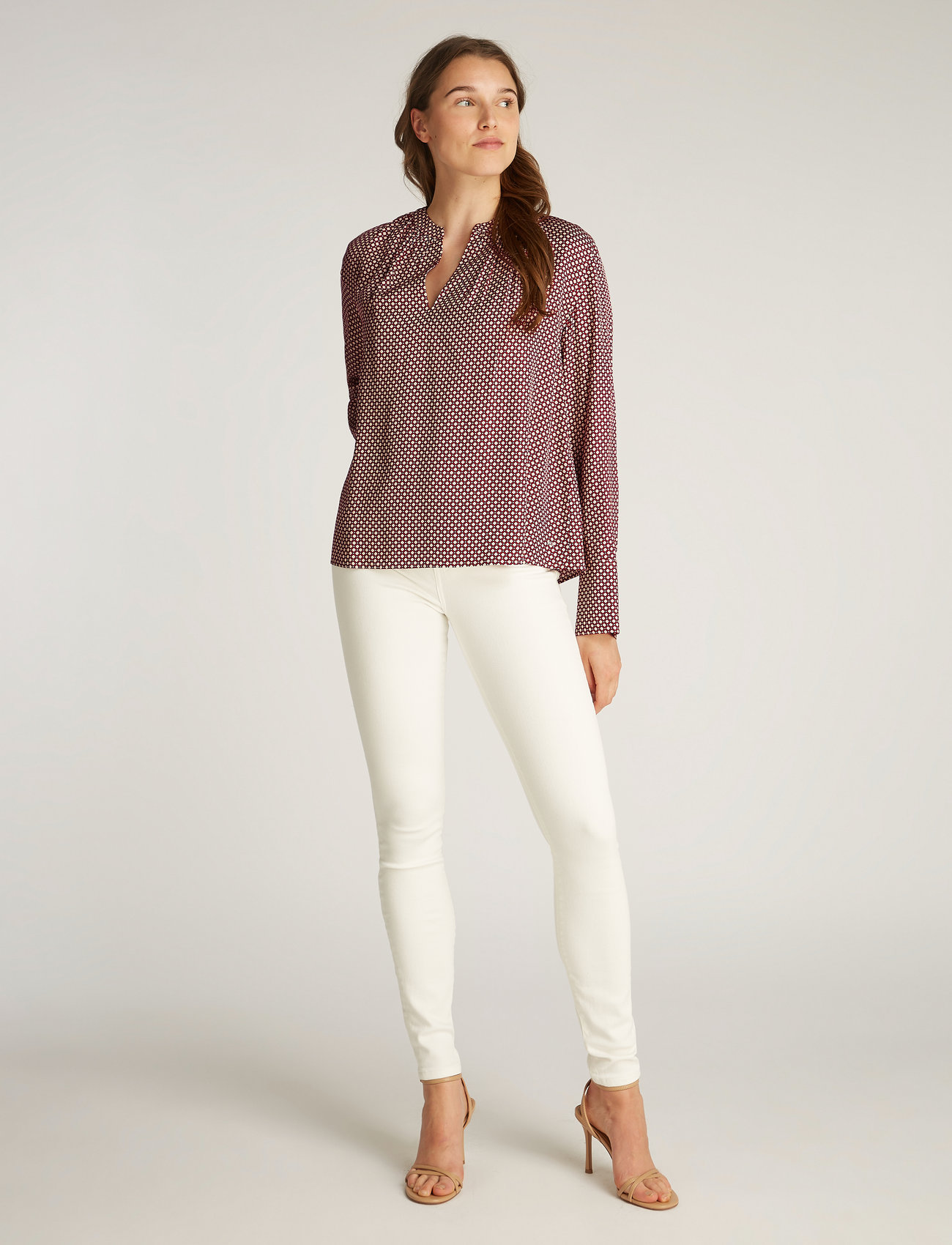 Tommy Hilfiger - FLUID VIS PRT VNECK BLOUSE - mini geo primary red - 0