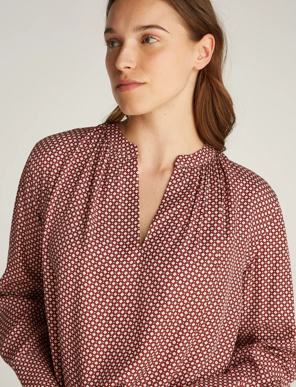 Tommy Hilfiger - FLUID VIS PRT VNECK BLOUSE - long sleeved blouses - mini geo primary red - 3
