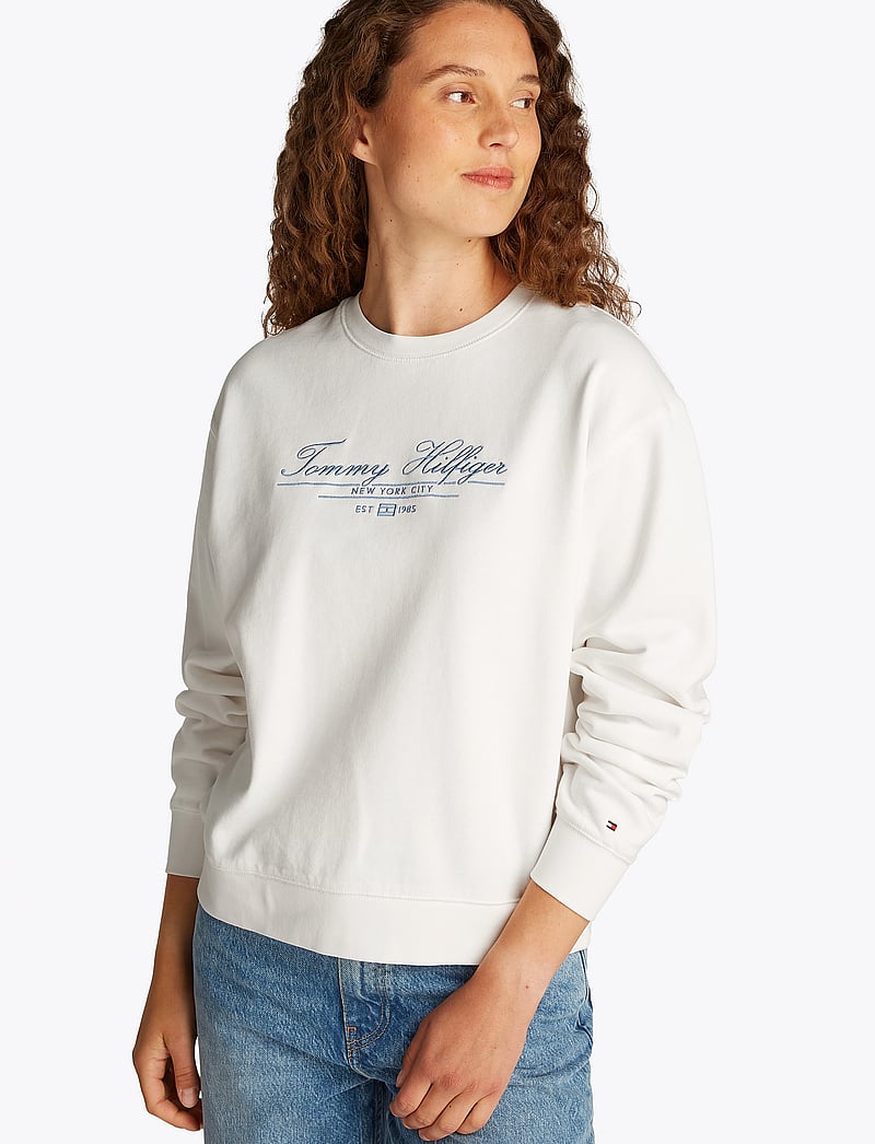 Tommy Hilfiger - REG SCRIPT SWEATSHIRT - vardagsstil - ecru - 4