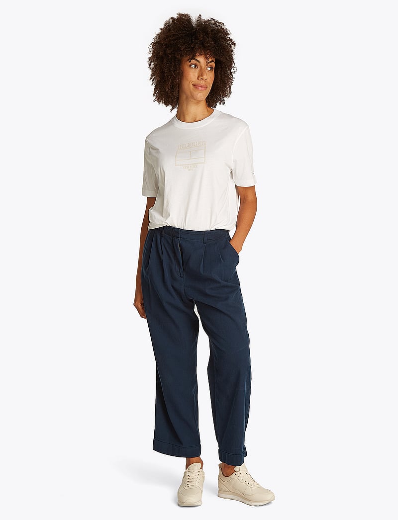 Tommy Hilfiger - MDRN OUTLINE FLAG C-NK TEE - t-shirts - th optic white - 3