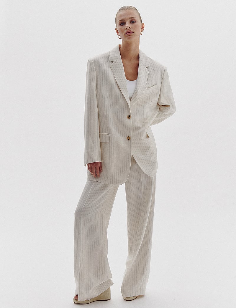 Tommy Hilfiger - VISCOSE LINEN RELAXED SB BLAZER - oversized blazere - cream/ grey pinstripe cw fabric - 0