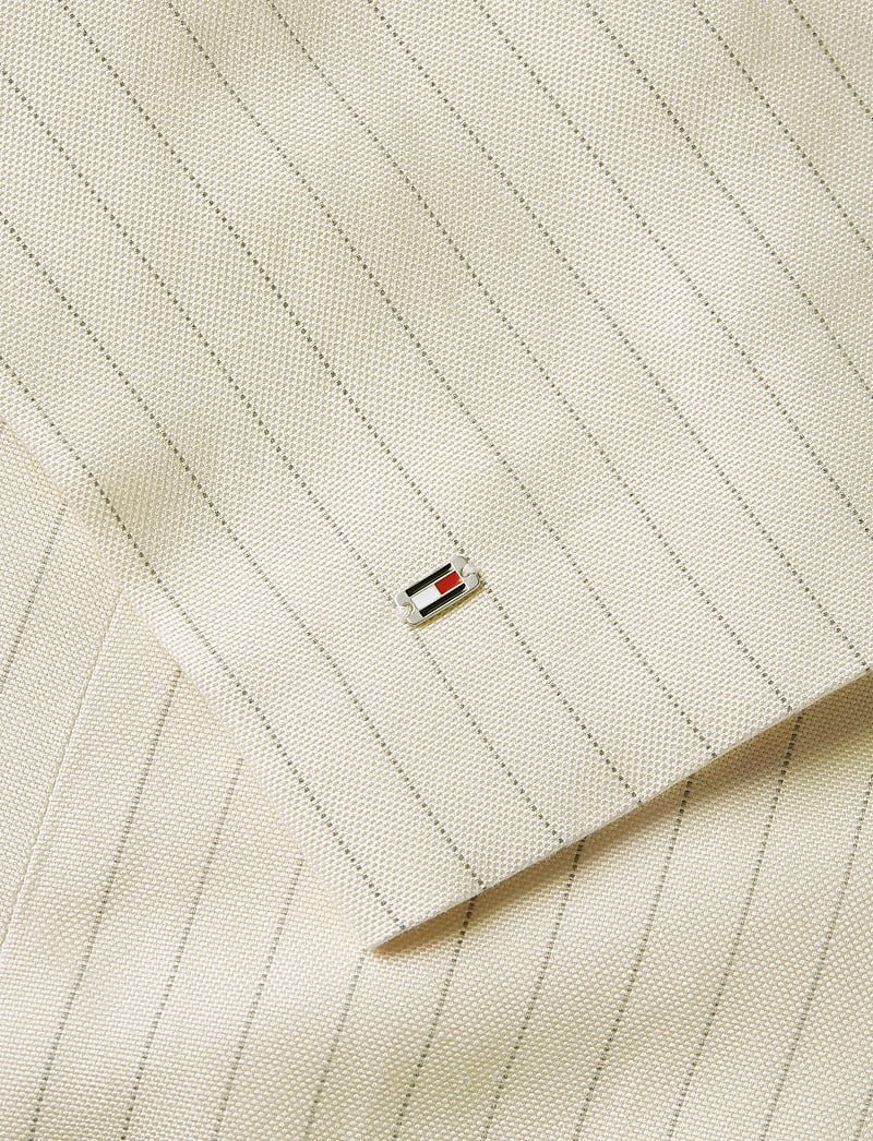 Tommy Hilfiger - VISCOSE LINEN RELAXED SB BLAZER - oversized blazere - cream/ grey pinstripe cw fabric - 5