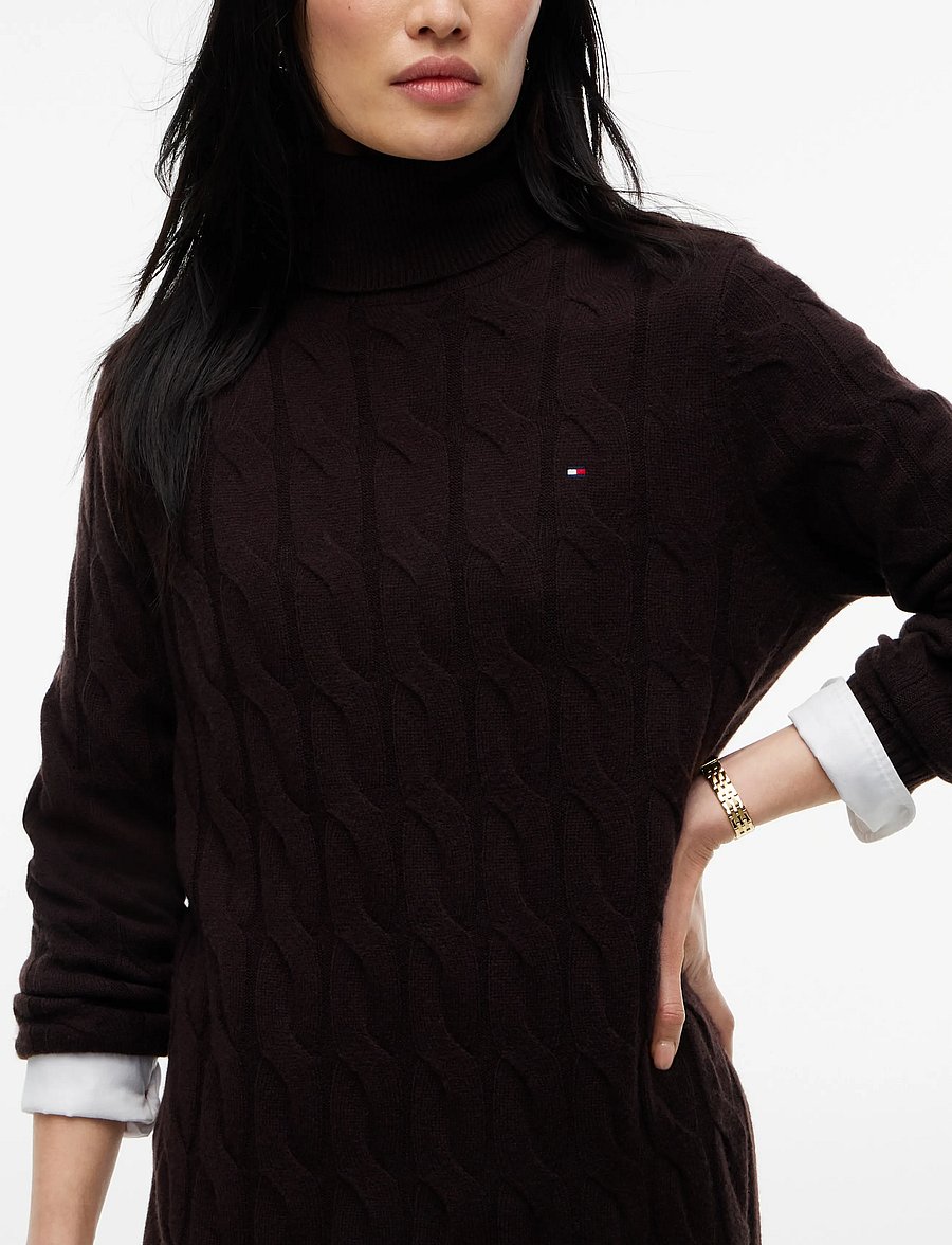 Tommy Hilfiger - SOFT WOOL CABLE ROLL-NK LS DRESS - strickkleider - chocolate - 3