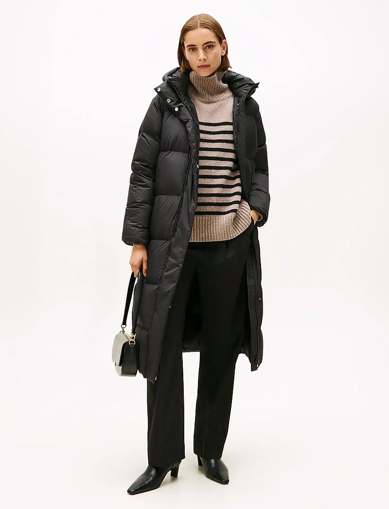 Tommy Hilfiger - MODERN DOWN REG MAXI COAT - dunkappor - black - 0