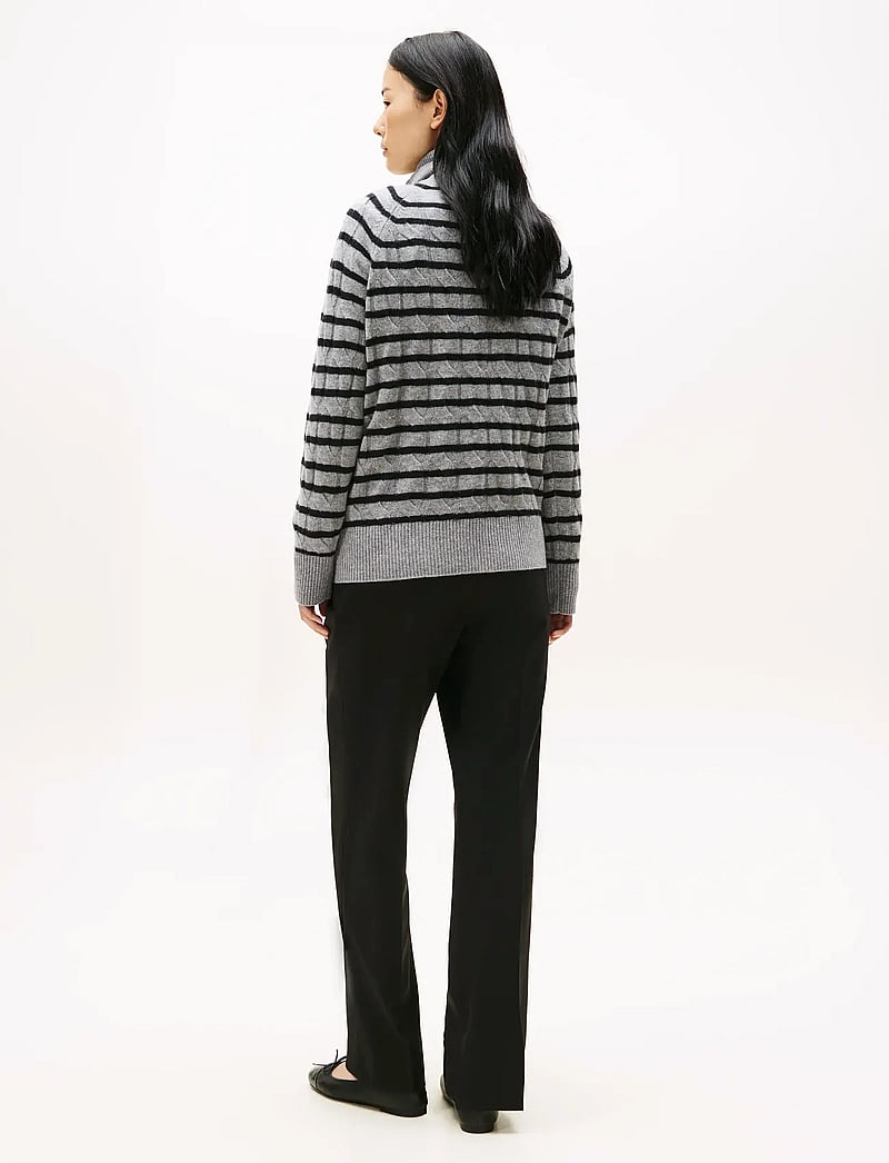 Tommy Hilfiger - SOFT WOOL CABLE ROLL-NK LS SWT - turtlenecks - mid grey heather/black stp - 3