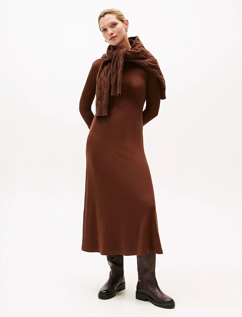 Tommy Hilfiger - 5X2 RIB FLARE MIDI DRESS LS - vabaaja kleidid - legacy brown - 0