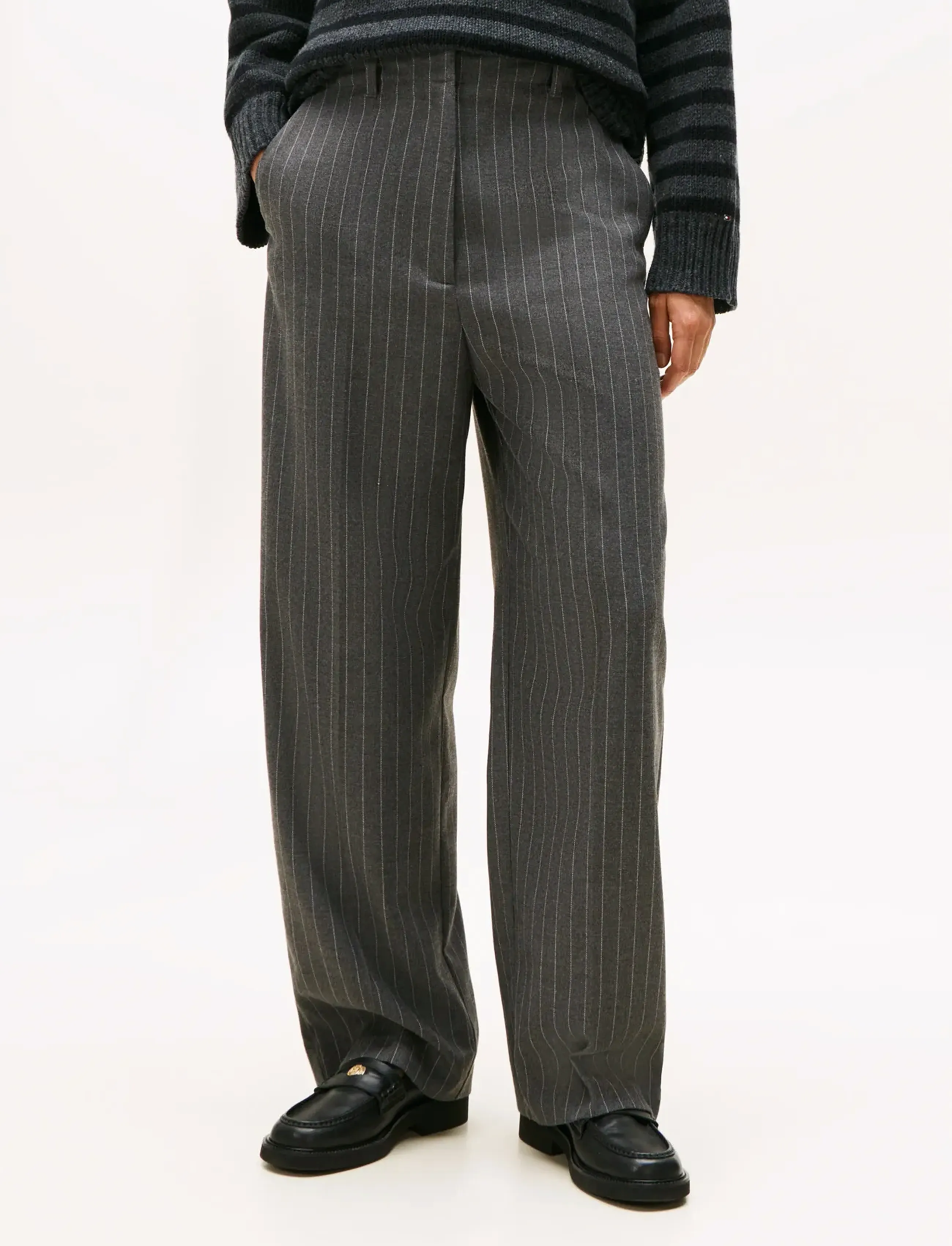 Tommy Hilfiger - PINSTRIPE LOOSE STRAIGHT PANT - dalykinio stiliaus kelnės - mid grey heather pinstripe - 4