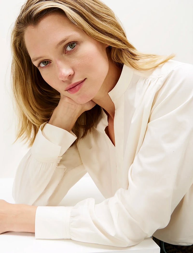 Tommy Hilfiger - POPLIN V-NK BLOUSE - long sleeved blouses - calico - 4