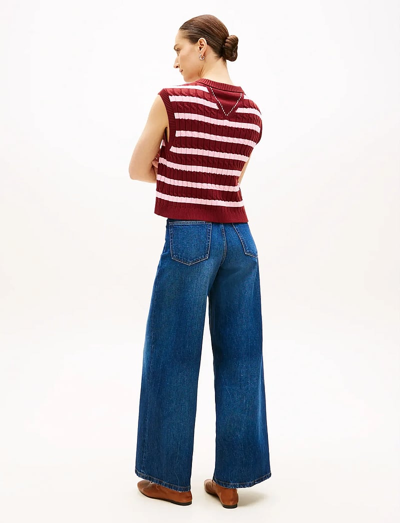 Tommy Hilfiger - CO CABLE MID GG V-NK VEST - gestrickte westen - liberty red classic pink stp - 2