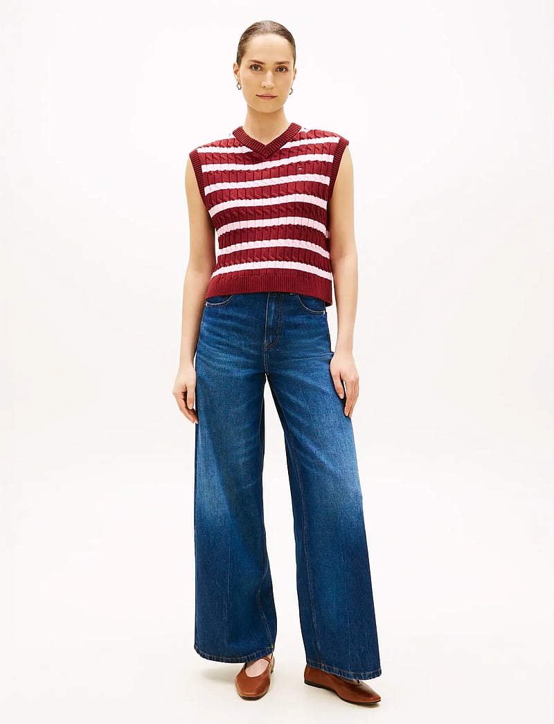 Tommy Hilfiger - CO CABLE MID GG V-NK VEST - gestrickte westen - liberty red classic pink stp - 3