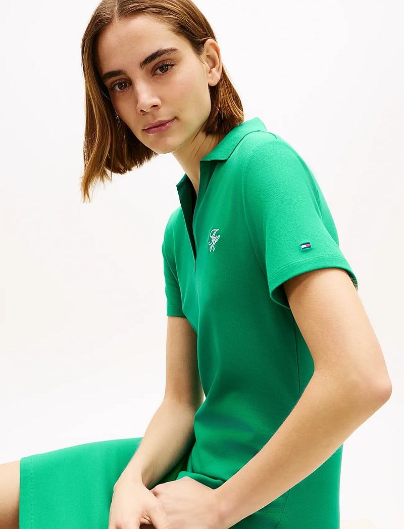 Tommy Hilfiger - TH SCRIPT OPEN-NK POLO DRS - t-shirtkjoler - courtside green - 3