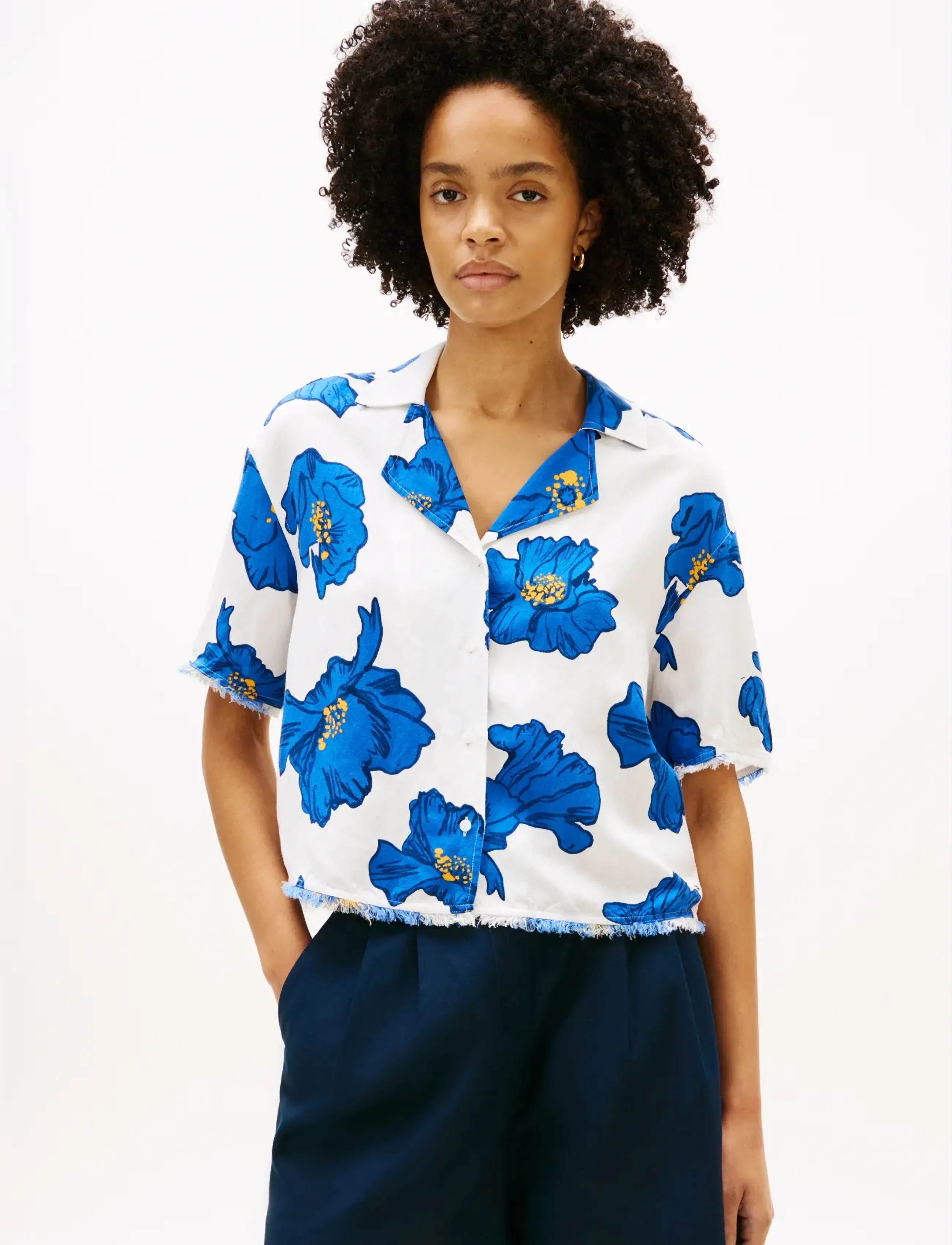 Tommy Hilfiger FRAYED VIS/LINEN SS SHIRT - Särgid - POPPY PRINT SPACED IVORY BLUE ORBIT / white