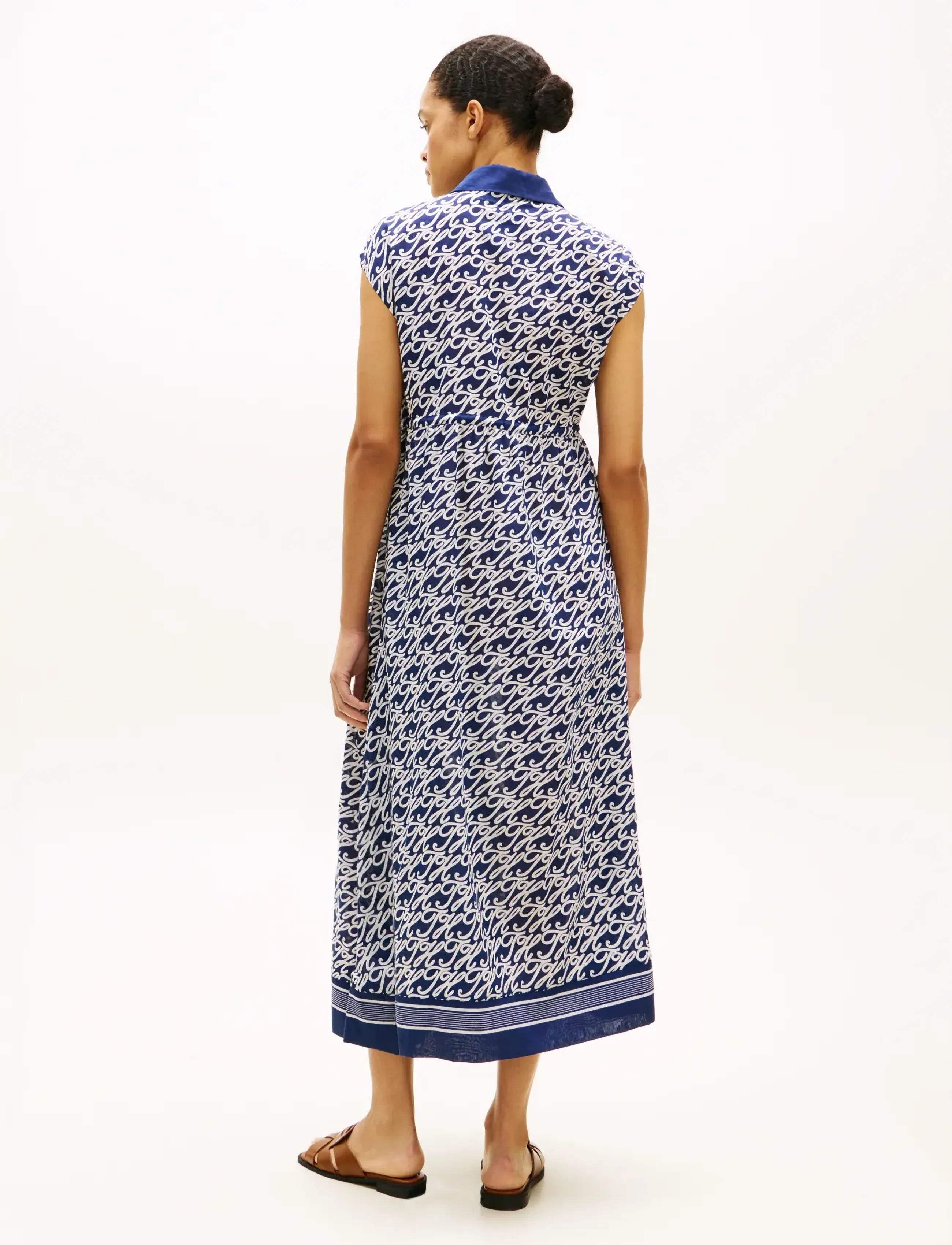 Tommy Hilfiger - SWIMSHOP SILK VOILE AOP MIDI DRS - skjortekjoler - th script preppy navy - 2