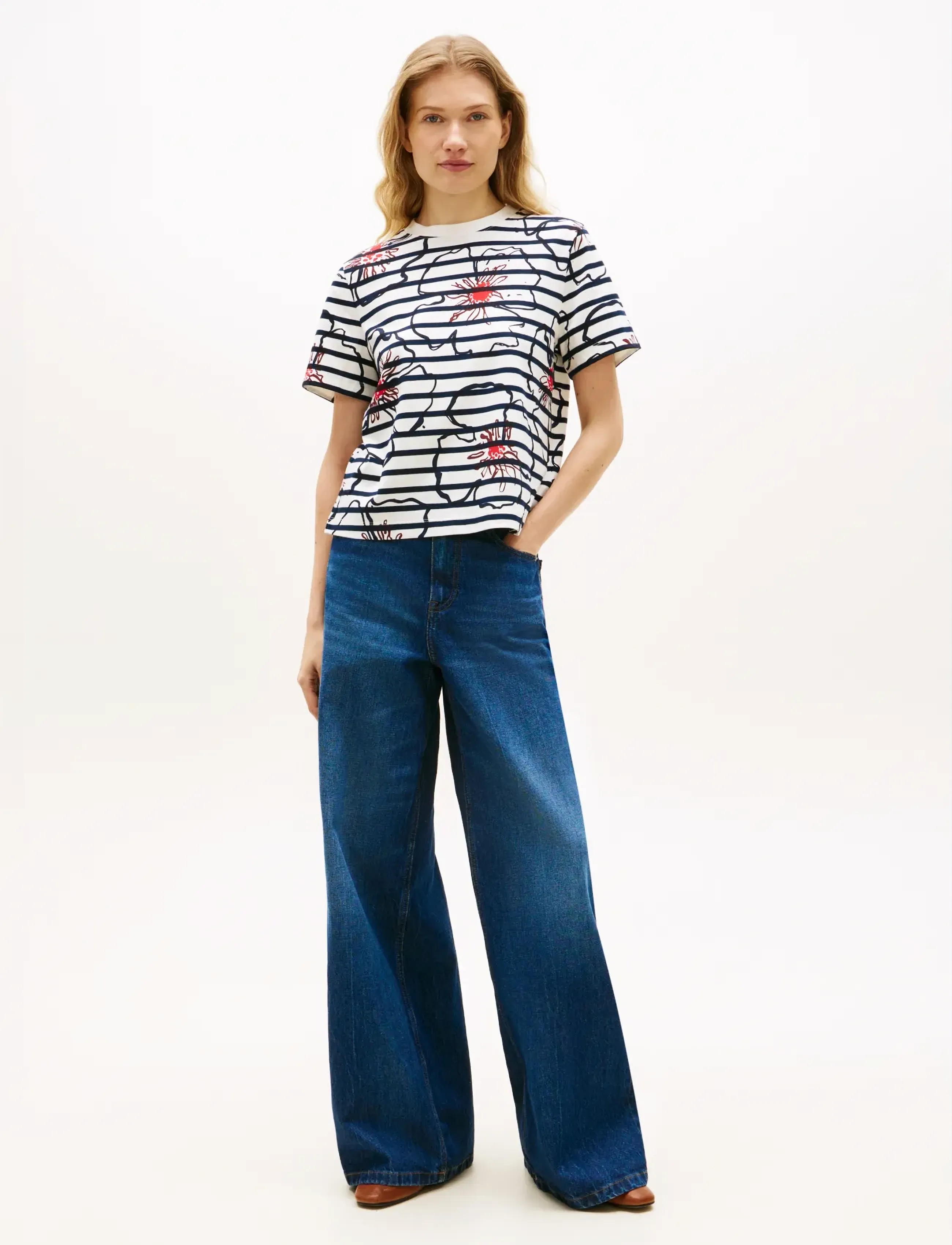 Tommy Hilfiger - FLOWER GRAPHIC REG C-NK SS TEE - marškinėliai - breton stp ivory silk   navy poppy - 3