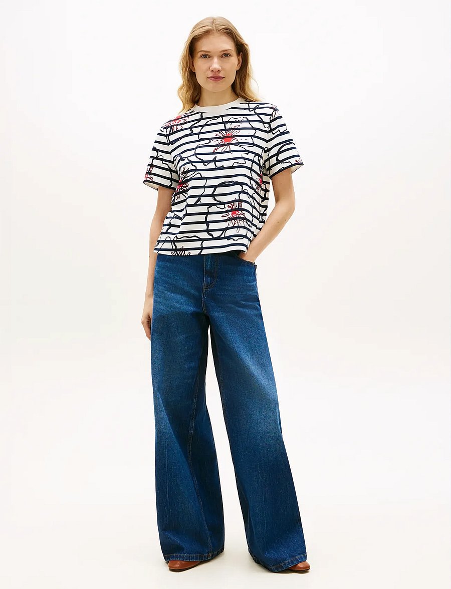 Tommy Hilfiger - FLOWER GRAPHIC REG C-NK SS TEE - t-shirts - breton stp ivory silk navy poppy - 3