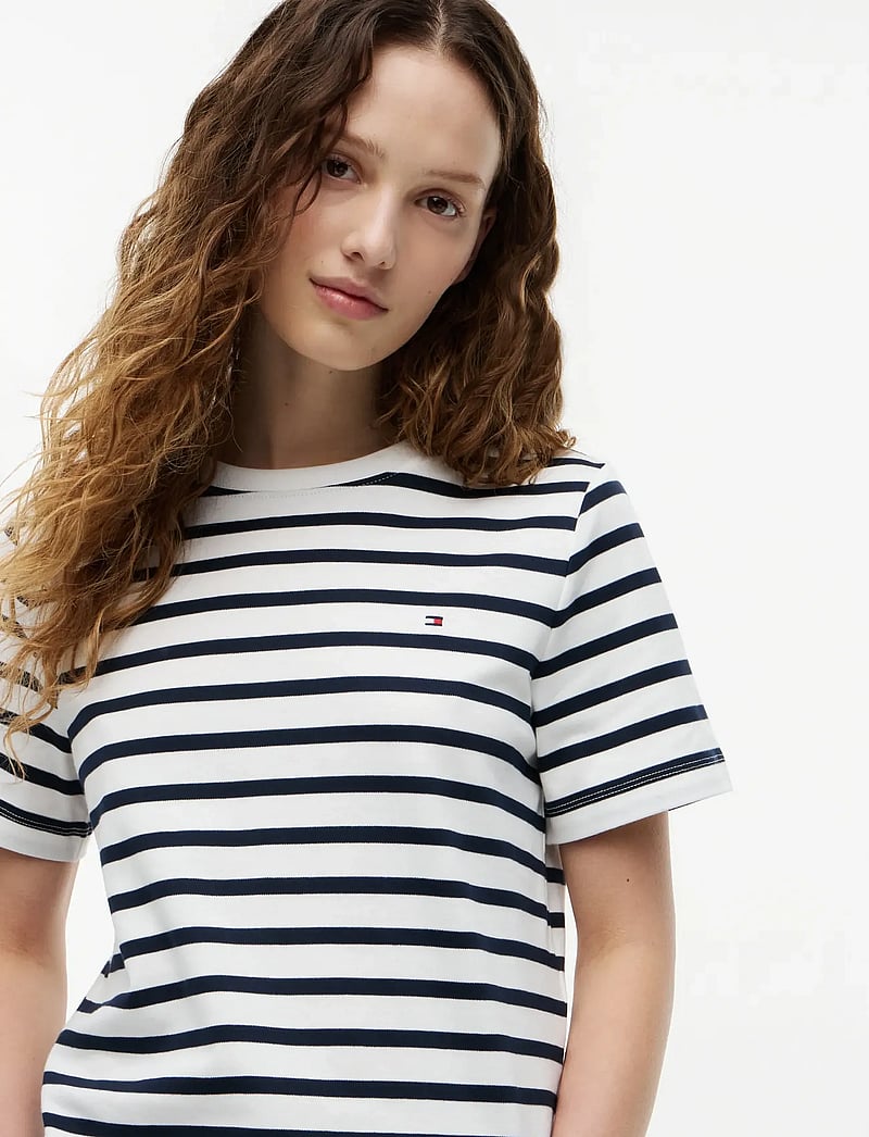 Tommy Hilfiger - INTERLOCK BOXY C-NK S/S TEE - t-shirts - breton stripe ecru dark night navy - 3