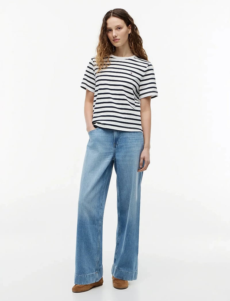 Tommy Hilfiger - INTERLOCK BOXY C-NK S/S TEE - t-shirts - breton stripe ecru dark night navy - 4