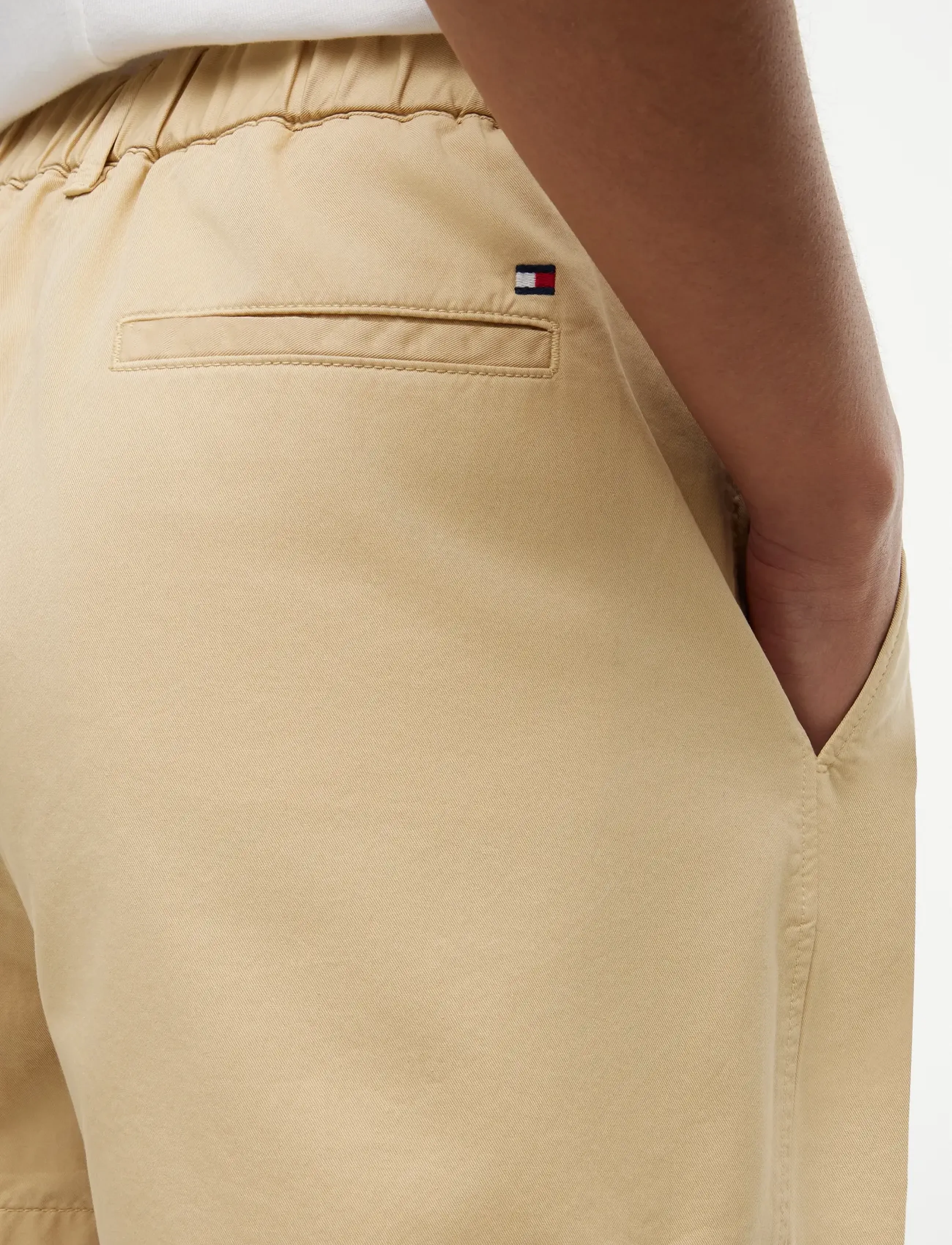 Tommy Hilfiger - COTTON CHINO FLARE SHORTS - chino shorts - harvest wheat - 4