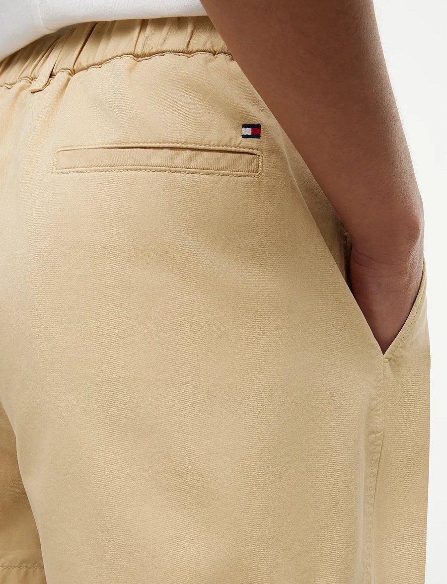 Tommy Hilfiger - COTTON CHINO FLARE SHORTS - chino-shorts - harvest wheat - 4
