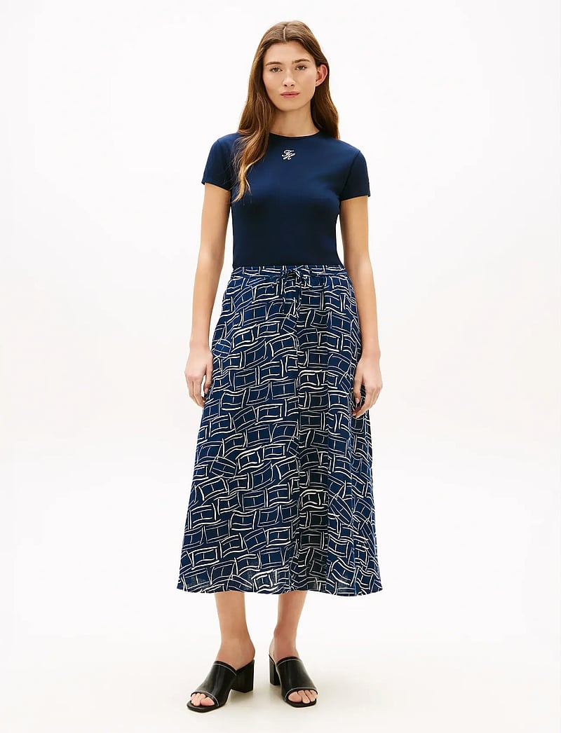 Tommy Hilfiger - ESS LINEN FLARE MIDI SKIRT - midi kjolar - flag feathers dark night navy - 3