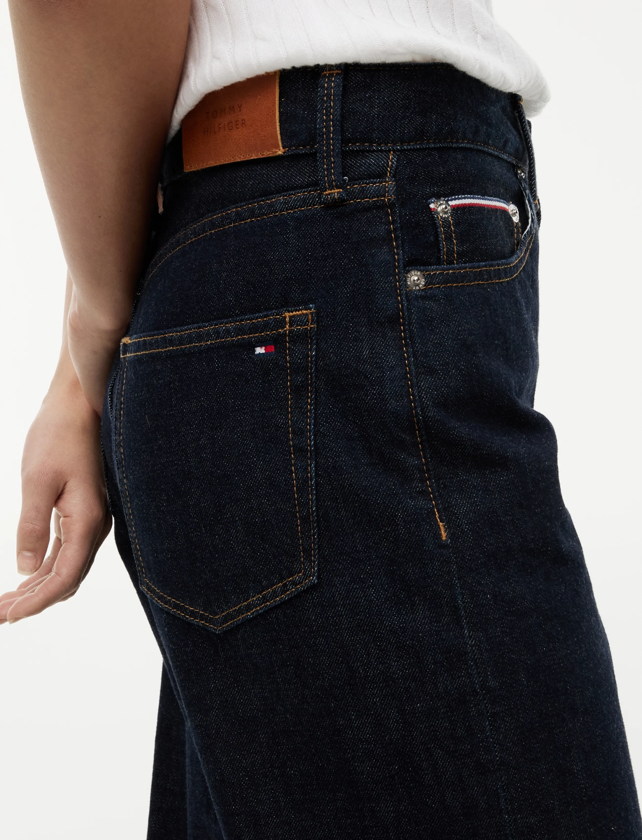 Tommy Hilfiger - DNM RINSE SELVEDGE LOOSE STR RW - hosen mit weitem bein - rinse - 5
