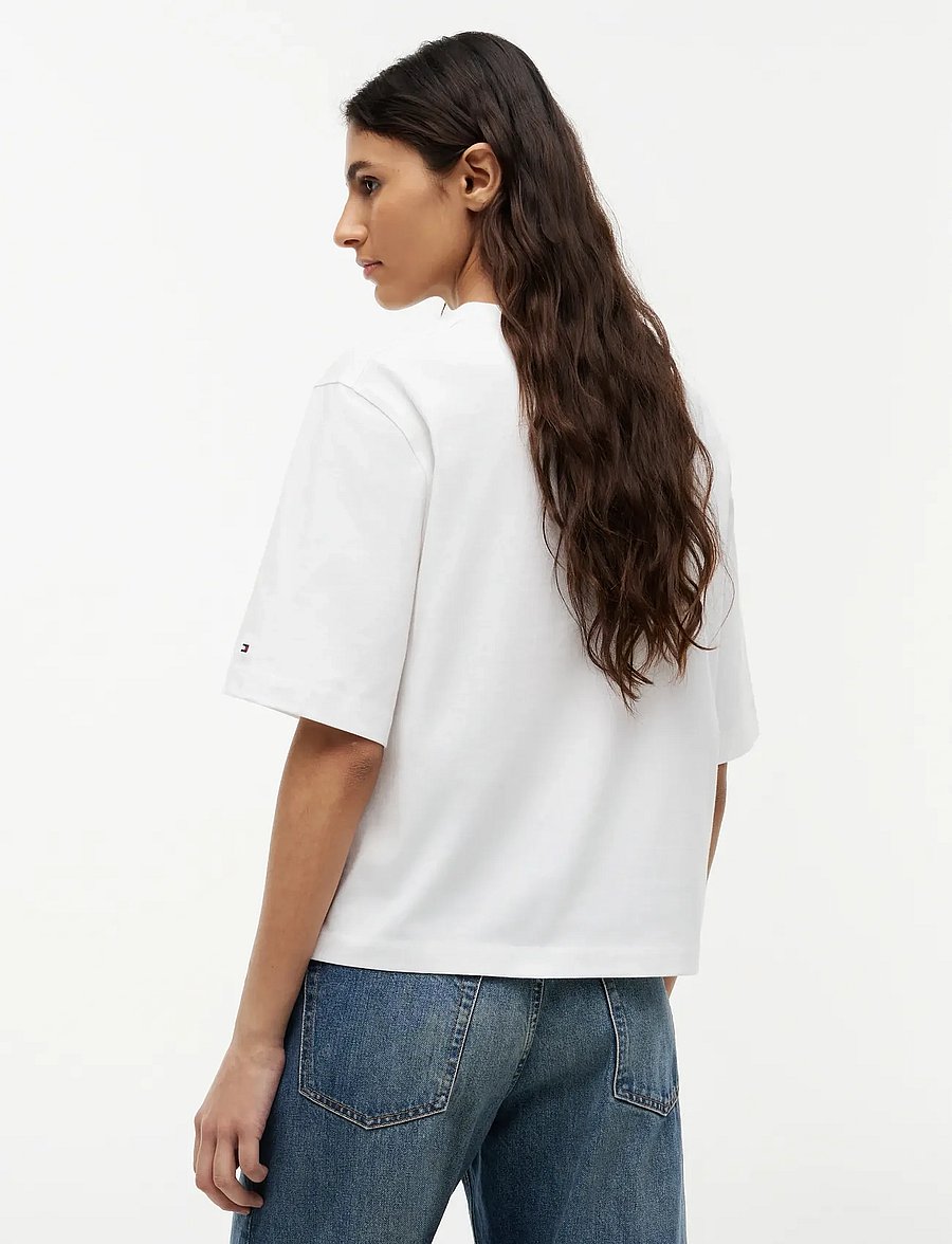 Tommy Hilfiger - CLASSIC SCRIPT TRAPEZE TEE - t-shirts - ecru - 2