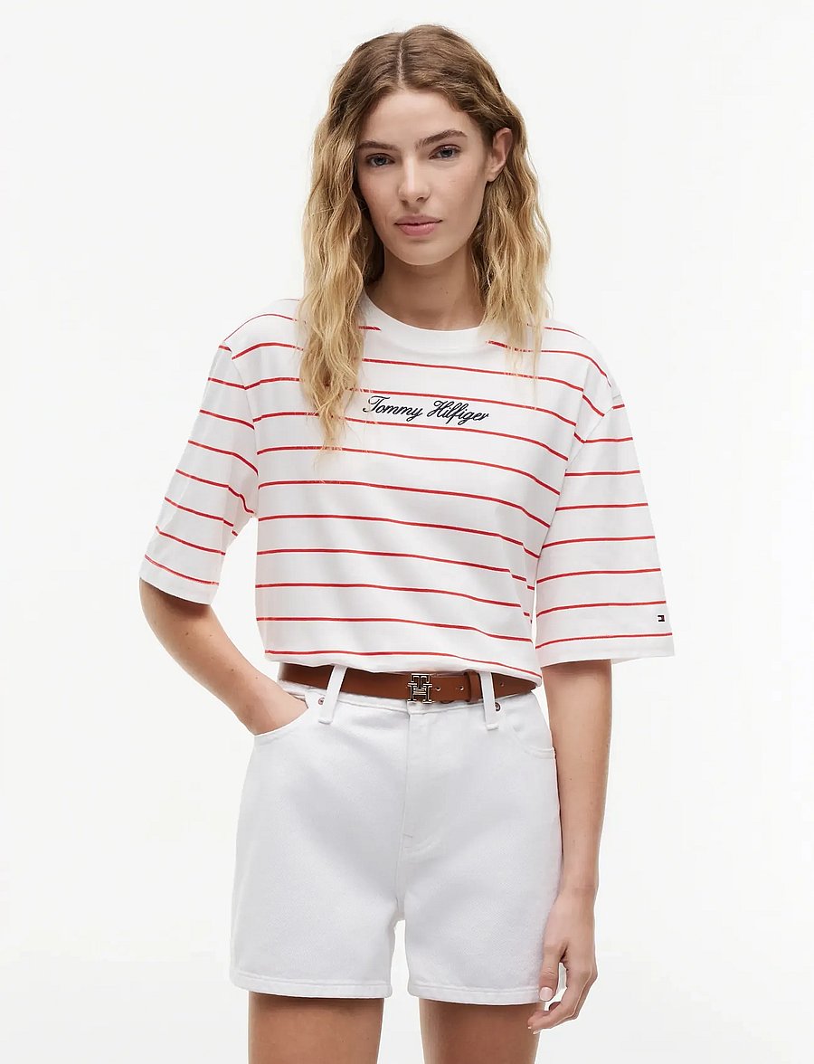 Tommy Hilfiger - CLASSIC SCRIPT TRAPEZE TEE - t-shirts - fine stp ecru fire red - 0