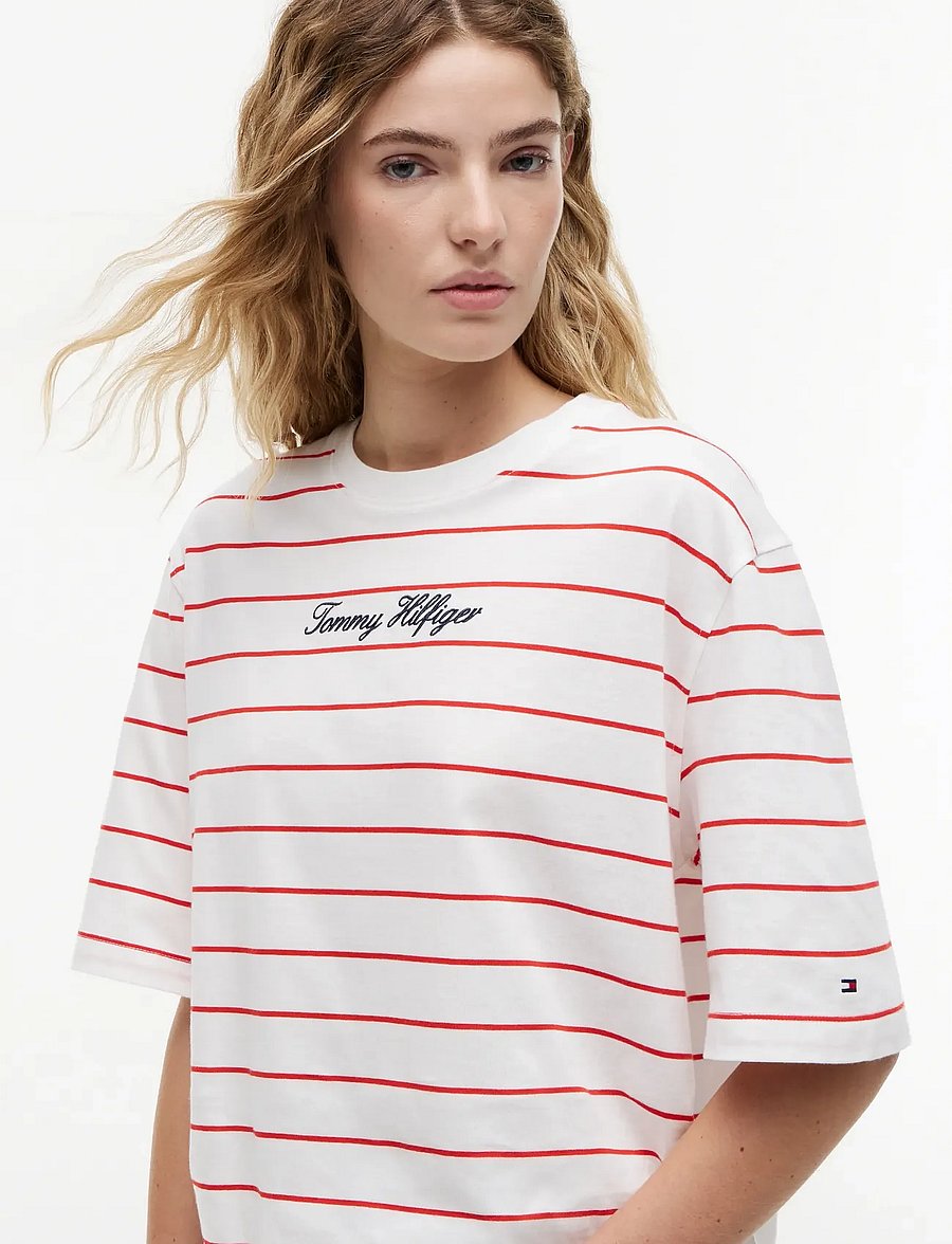 Tommy Hilfiger - CLASSIC SCRIPT TRAPEZE TEE - t-shirts - fine stp ecru fire red - 3