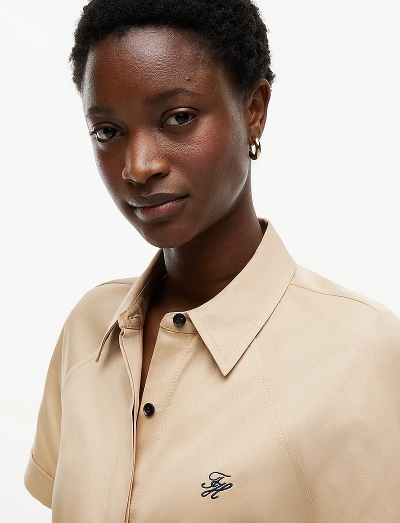 Tommy Hilfiger - CHINO UTILITY MIDI SS DRESS - skjortekjoler - gentle gold - 3
