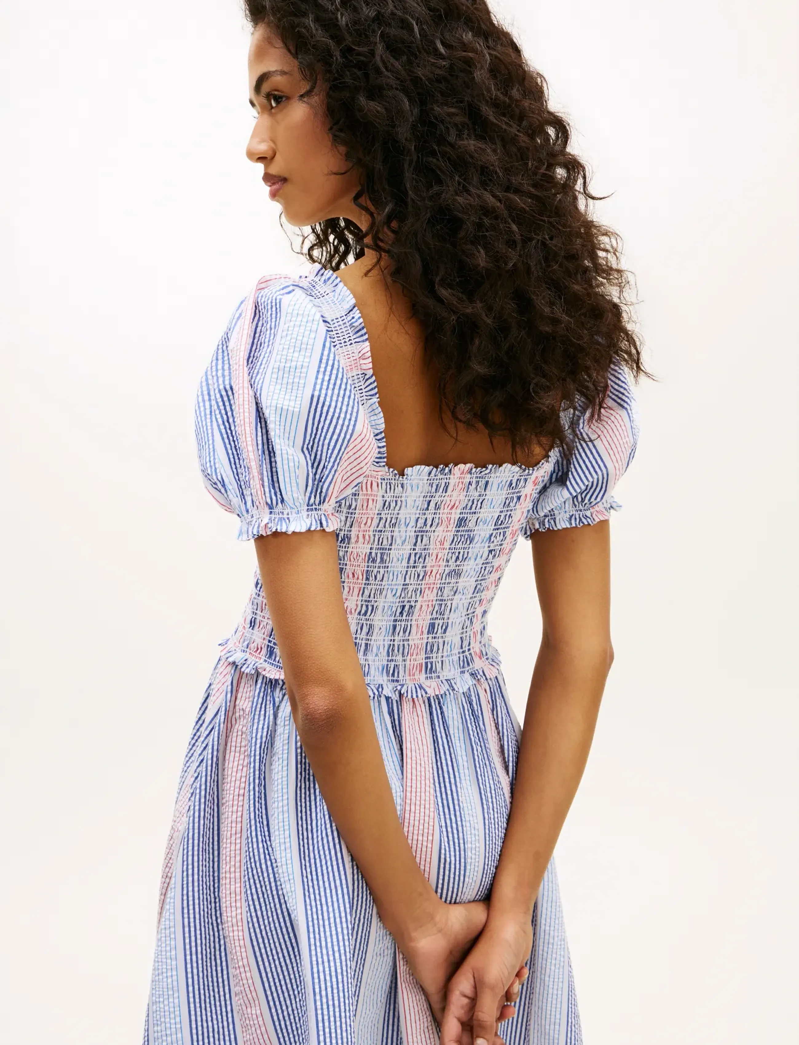 Tommy Hilfiger - GINGHAM SMOCK SS MIDI DRESS - midi kjoler - rwb multi stripe texture - 2