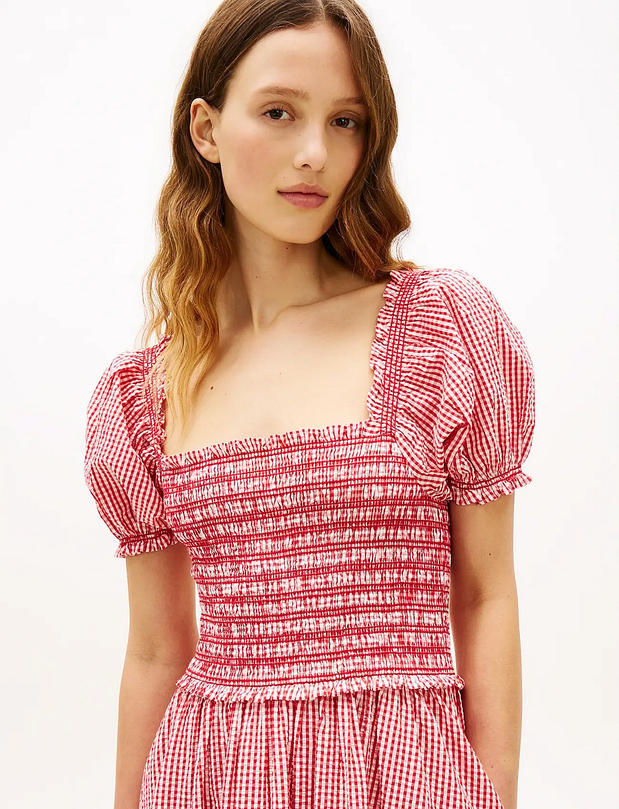 Tommy Hilfiger - GINGHAM SMOCK SS MIDI DRESS - midi kjoler - gingham ecru fireworks red - 3