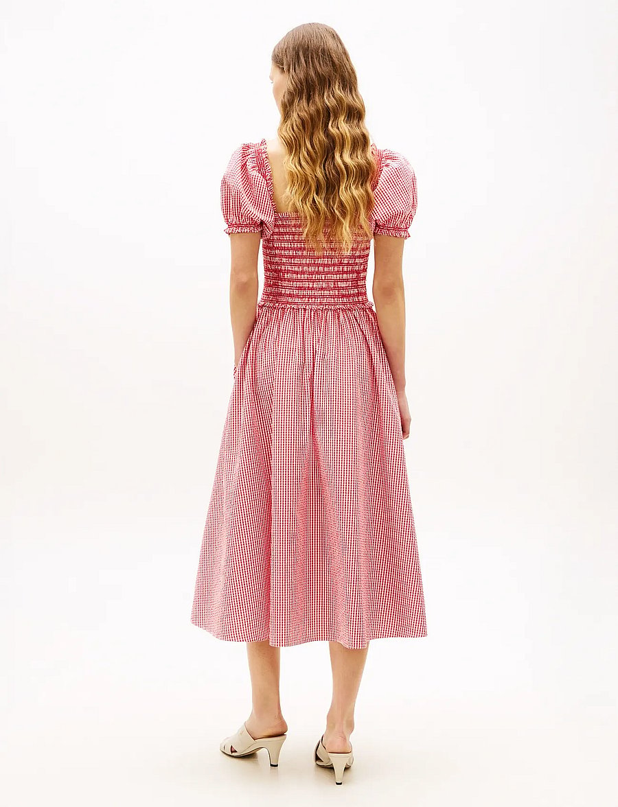 Tommy Hilfiger - GINGHAM SMOCK SS MIDI DRESS - midi kjoler - gingham ecru fireworks red - 5