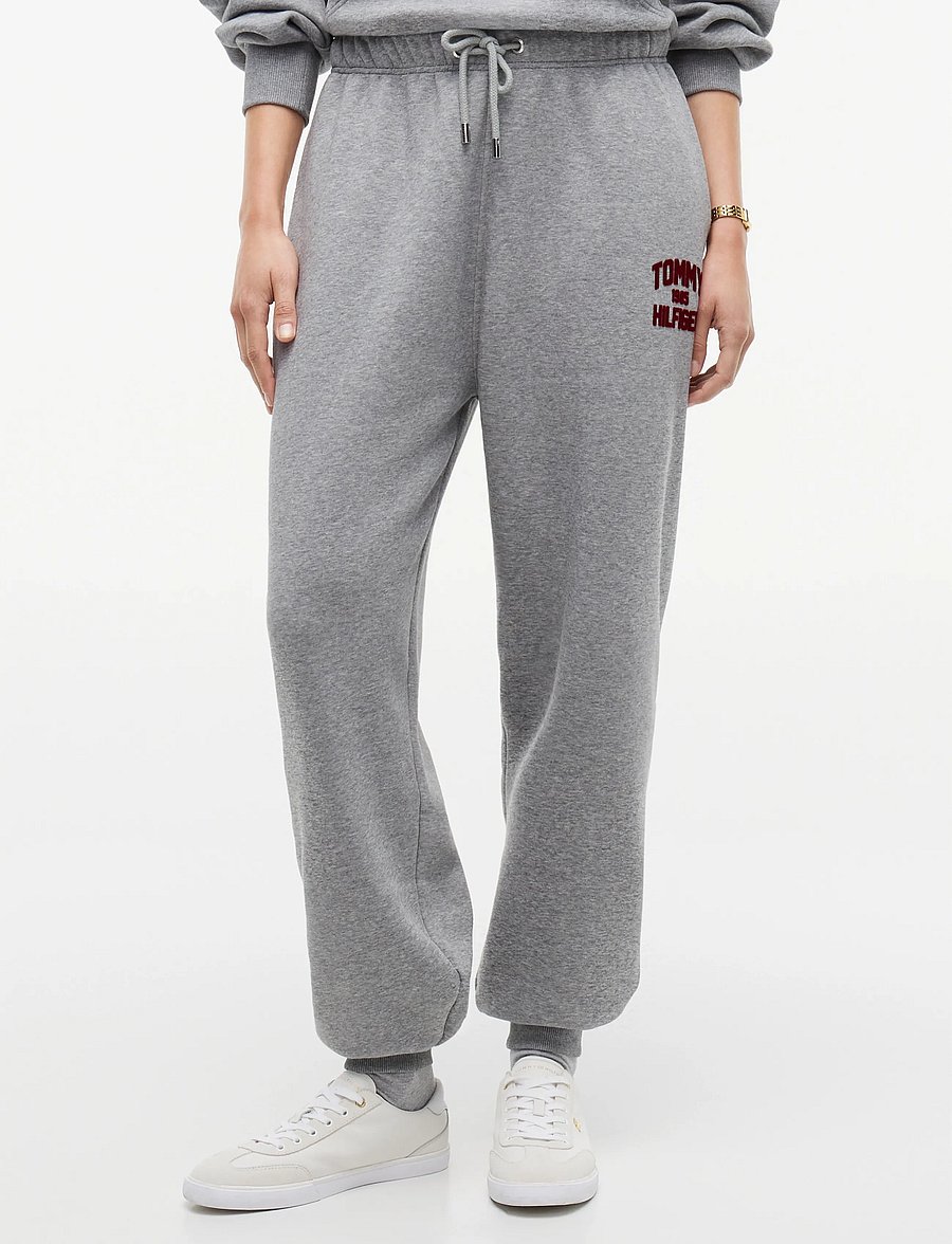 Tommy Hilfiger - VARSITY FLOCK CUFF MR SWTPANTS - sweatpants - medium grey heather - 0