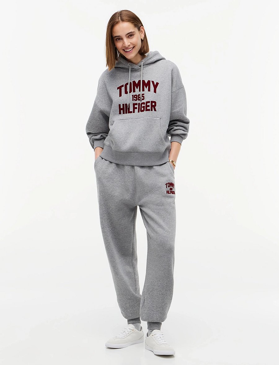 Tommy Hilfiger - VARSITY FLOCK CUFF MR SWTPANTS - sweatpants - medium grey heather - 3